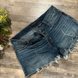 Lucky brand size 6/28 the cut off Distressed Denim Shorts